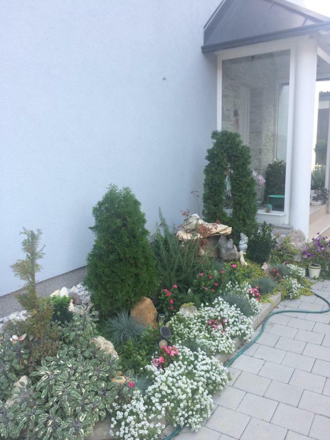 Studio Apartman Valentina Velika Mlaka Екстериор снимка